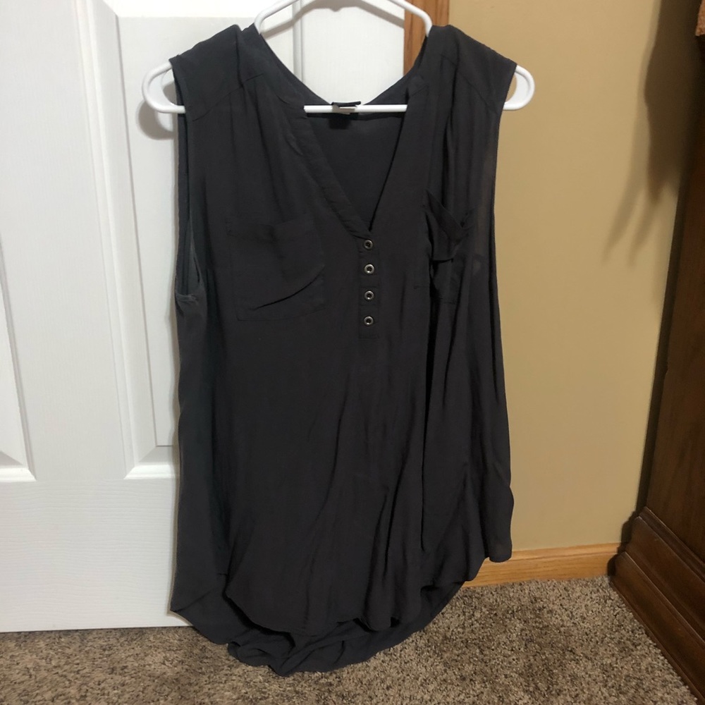 Torrid Tank - Picture 2 of 4